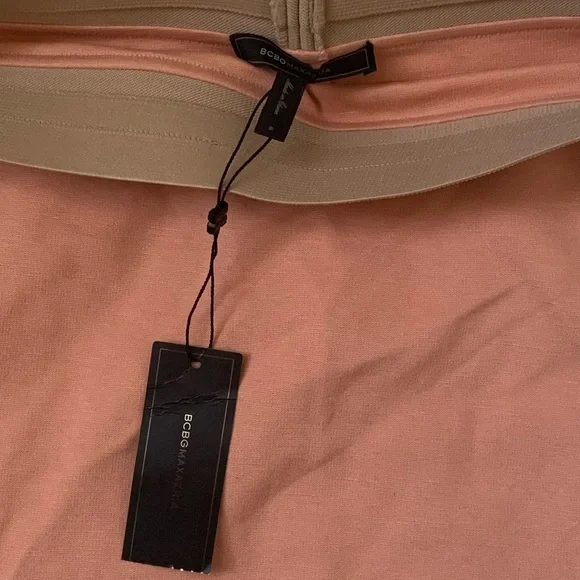 NWT BCBG Max Azria Athena skirt in blush, size S - Picture 3 of 8